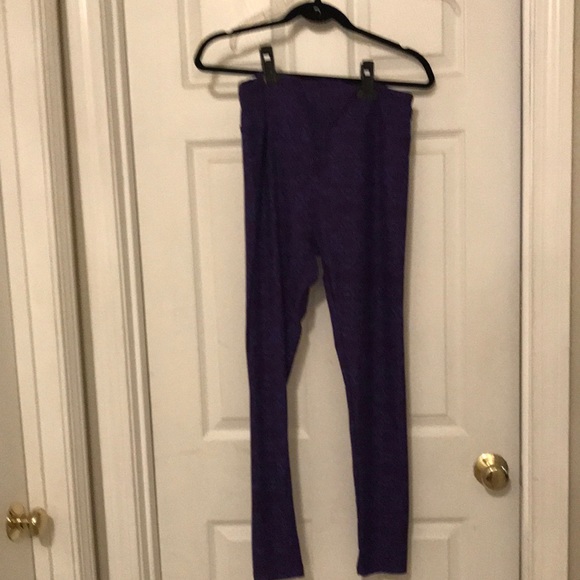 NWOT brand new Women’s LuLaroe Purple leggings